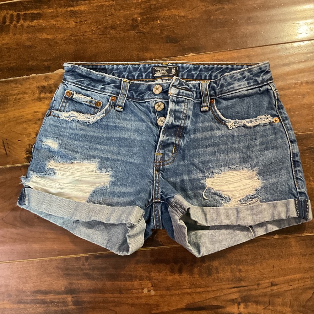 Abercrombie & Fitch Ames Low Rise Boyfriend Shorts Distressed Denim Blue Size 24